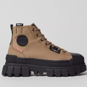 NIB Palladium Revolt Hi TX Olive Size 9 SOLD OUT ONLINE